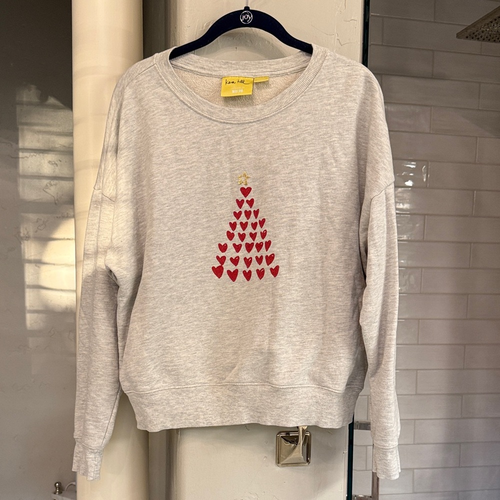 Kera Till Gray Sweatshirt with Red Heart Tree
